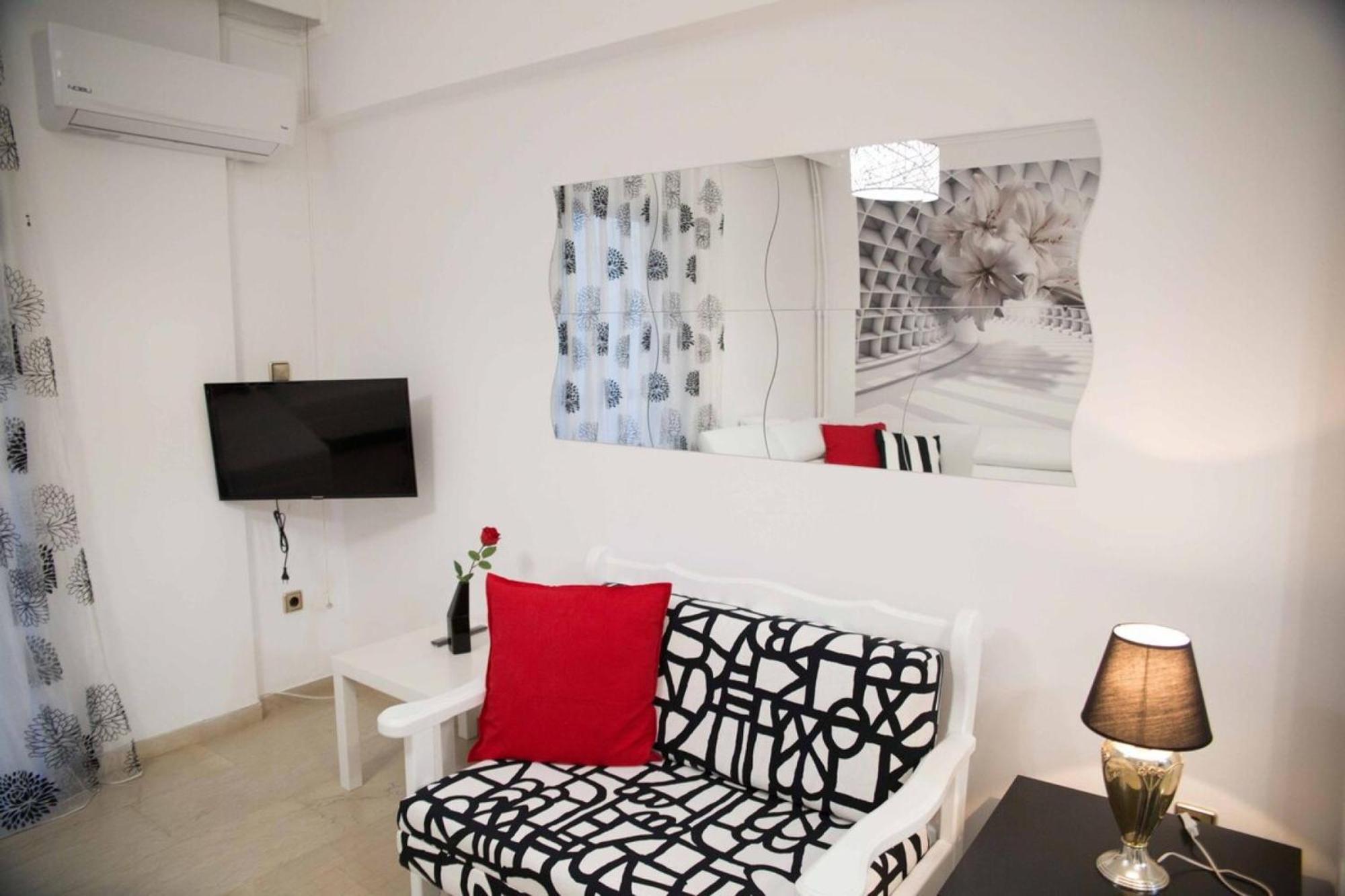 Cozy Apartment With Sea View Next To Marina Zeas 比雷埃夫斯 外观 照片
